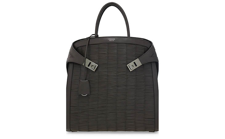 "الانطباع الأول" حملة فيراغامو لموسم ربيع وصيف 2026